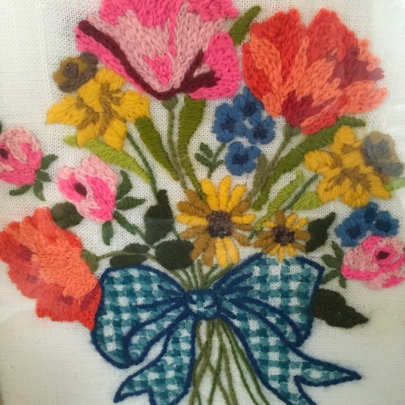 Vintage Floral Bouquet Crewel - Picture 3 of 3